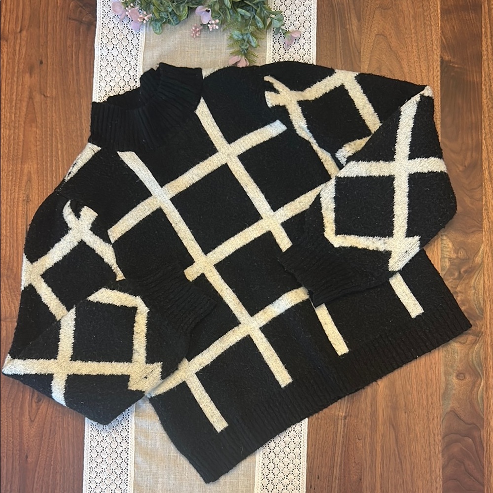 Black and White Grid Pattern Sweater